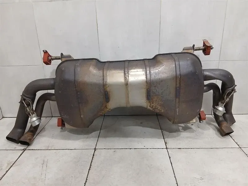 Audi R8 Audi R8 4S Performance exhaust silencer defect 4S0251051BX exhaust FAULTY