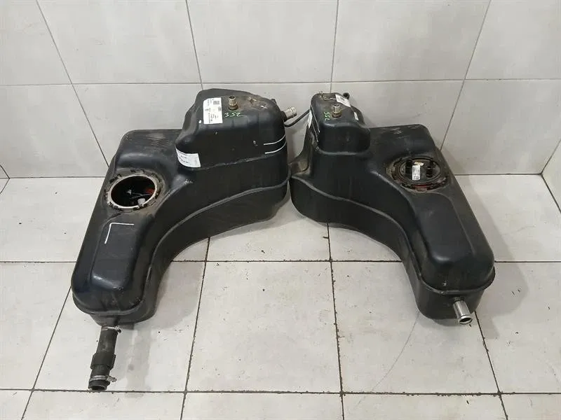 Audi R8 AUDI R8 4S AWD Fuel Tank 4S7201076K SET Fuel Tank
