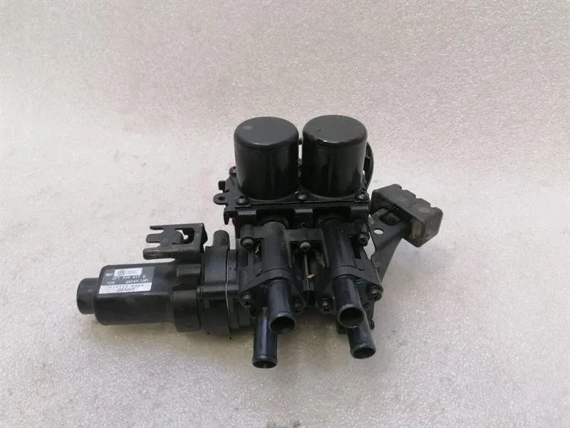 Bentley Continental GT, GTC, Flying Spur Mootori eelsoojendi klapp (diisel) Bentley Continental GT W12 Heater Valve 3D29596...