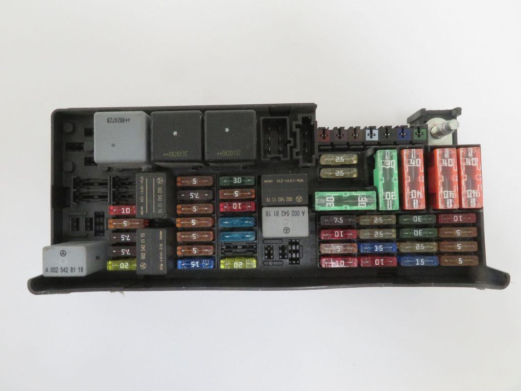 Mercedes-Benz A (W169) Fuse box A1645403372 A1649820423 Fuse box MERCEDES-BENZ ...