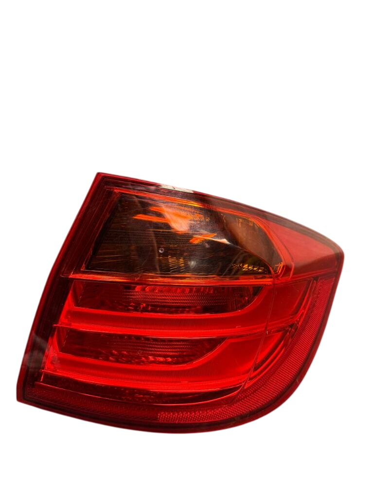 BMW 3 (F30 / F31) Right Rear Light Right rear light — BMW 3 (F30, F31, F80) (2011-...