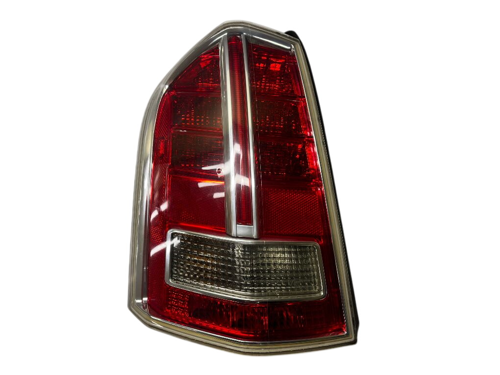 Chrysler 300 tail light left 68154611AC Tail light left CHRYSLER 300C II (20...