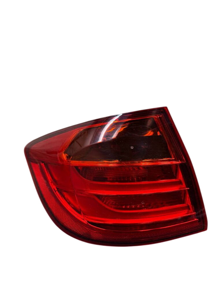 BMW 3 (F30 / F31) Left Rear Light Left rear light — BMW 3 (F30, F31, F80) (2011-2...