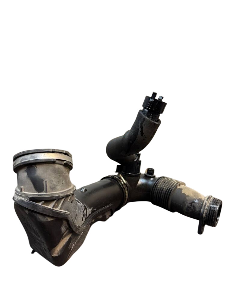 BMW 3 (F30 / F31) Turbocharger air inlet Pipe 13717605638 7605638 13717605045 7605045 Turboch...