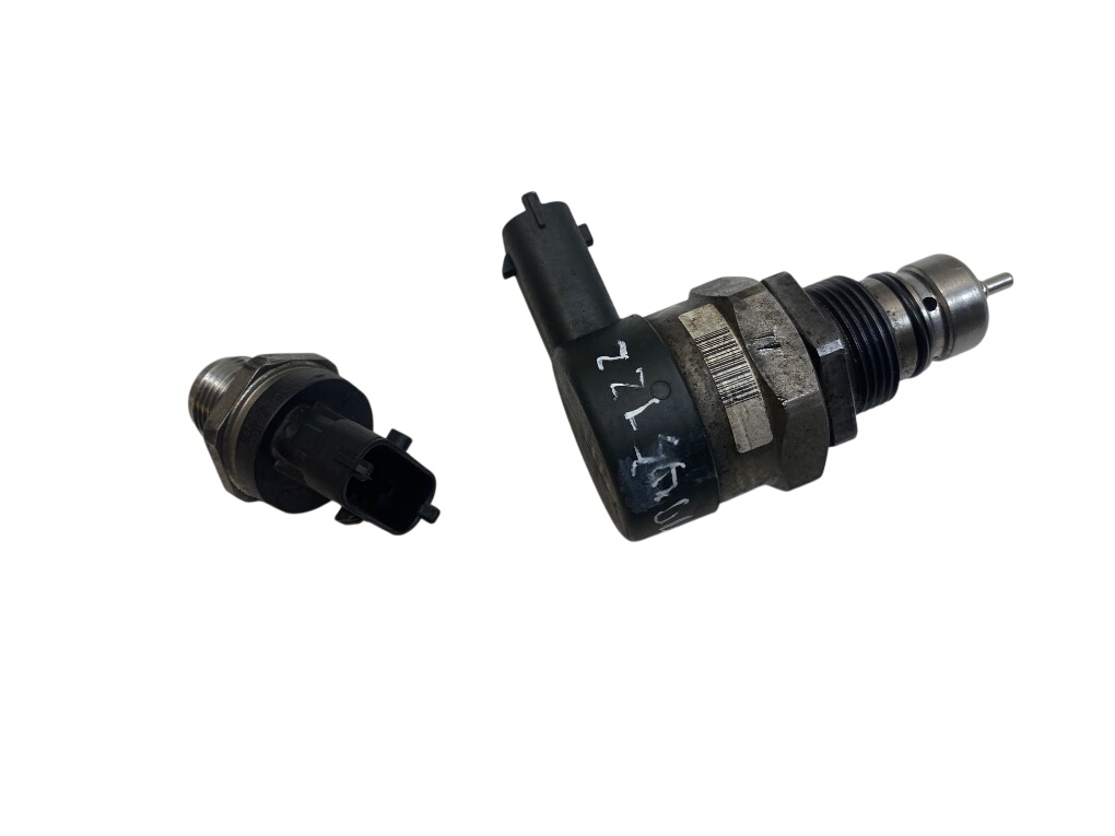 Volvo XC60 Fuel pressure regulator set 0281002995 0281002990 Fuel pressure regulator s...
