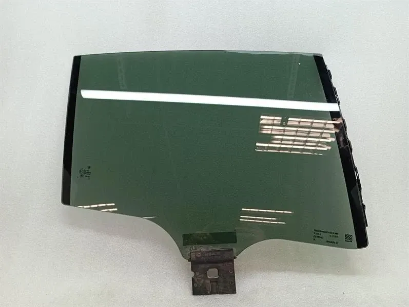 Porsche Panamera Porsche Panamera 976 G3 right rear door glass 971845318C door window rear re
