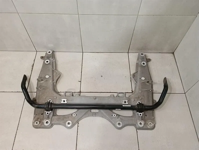 Porsche 911 (991) Porsche Boxster Spyder 718 Beam Subframe Front 99134108116 Front Axle Carrier GT4 Body type: Convertible
Fuel: Petrol