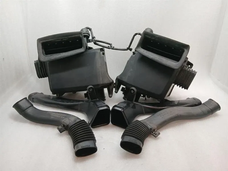 Audi R8 Audi R8 4S AWD air filter box 4S0133845E set air filter box set Body type: Convertible
Fuel: Petrol