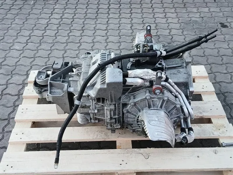 Audi R8 AUDI R8 4S AWD V10 PLUS Gearbox SLE Gearbox 0BZ300041Q 0BZ300045M 4S0927155K