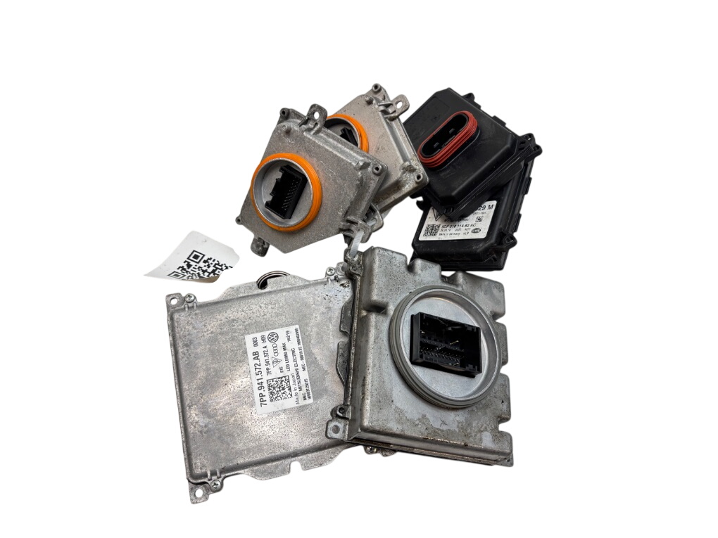 Audi Q3 (8U) Xenon headlight control unit set 4G0907397Q 8U0998572A 7PP941329M Xenon headligh...