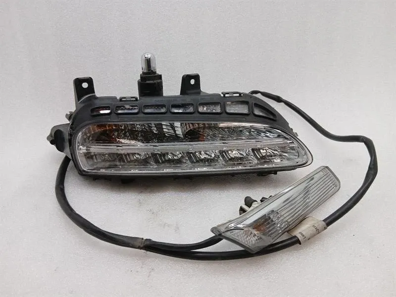 Porsche 911 (997) Porsche 911 997 Right Front Foglamp 99763108402 Fog Light Right LED Body type: Coupe
Fuel: Petrol