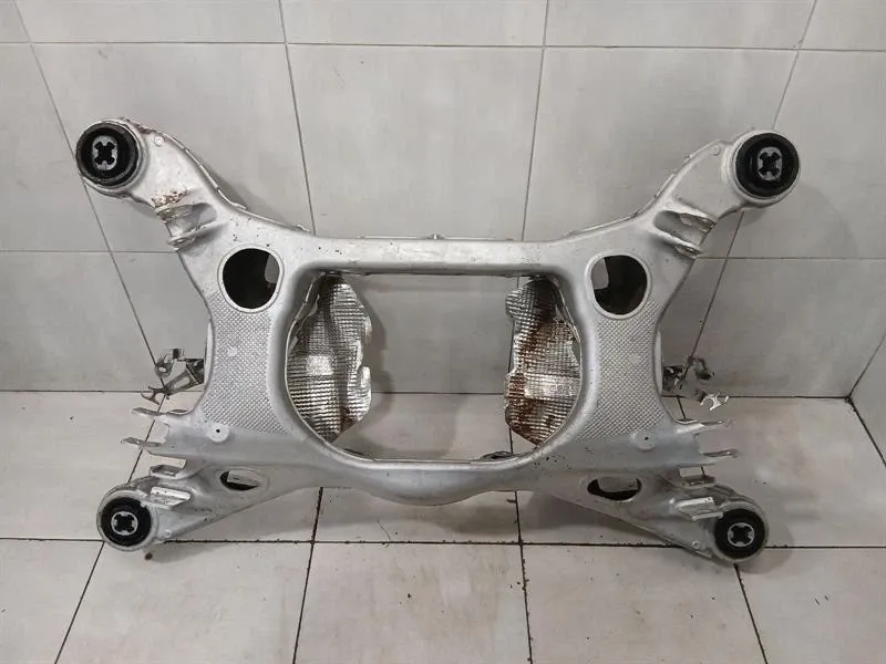 Porsche Panamera Porsche Panamera 976 2024-2026 subframe rear 976599030F axle frame rear axle Body type: Hatchback
Fuel: Hybrid