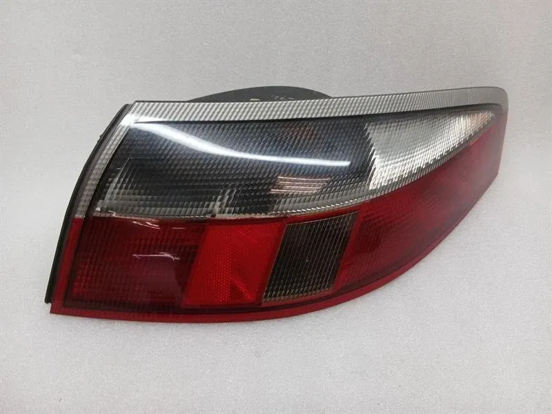 Porsche 911 (996) Porsche 911 996 right rear light 99663148600 tail light rear right Body type: Convertible
Fuel: Petrol