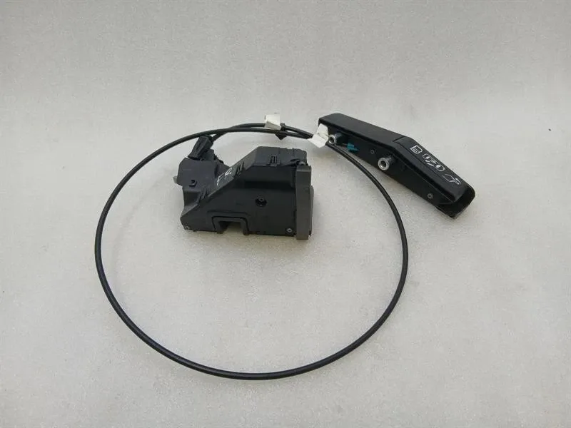 Chevrolet Corvette (C8) Chevrolet Corvette C8 right door lock 85162511 RH door lock right