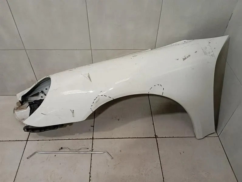 Porsche 911 (997) Porsche 911 997 Left Wing 99750303100 Fender Left FAULTY Body type: Coupe
Fuel: Petrol