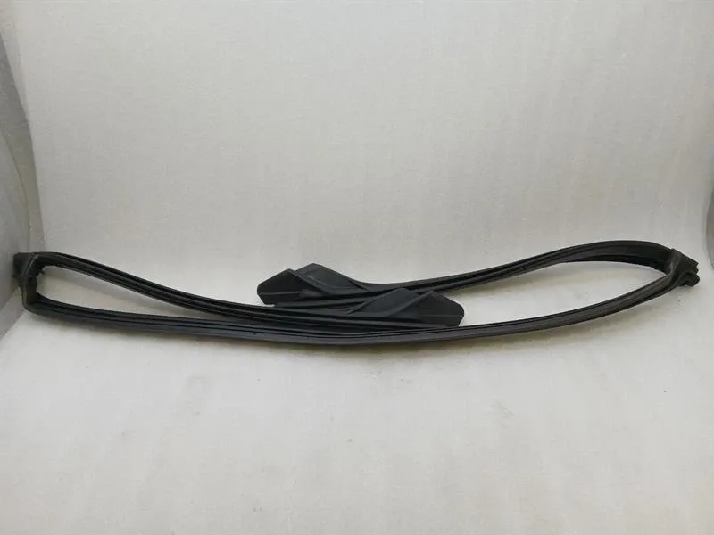 Chevrolet Corvette (C8) Chevrolet Corvette C8 windshield seal 84820761 windscreen seal convertible Body type: Coupe
Fuel: Petrol
