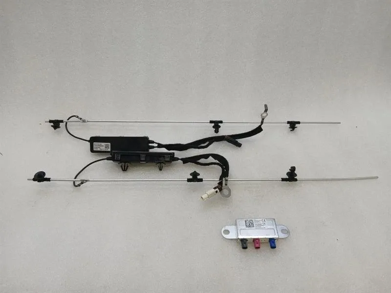 Chevrolet Corvette (C8) CHEVROLET CORVETTE C8 AERIAL / ANTENNA 84755118 ANTENNA KIT SET