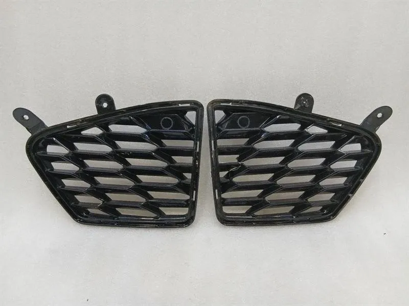 Chevrolet Corvette (C8) Chevrolet Corvette C8 rear grille 84928460 ventilation grille rear set set