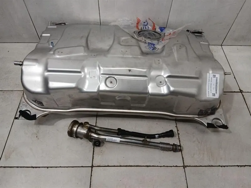 Mercedes-Benz G (W463) Mercedes GT R190 Roadster Fuel Tank A1904700500 Fuel Tank Body type: Coupe
Fuel: Petrol