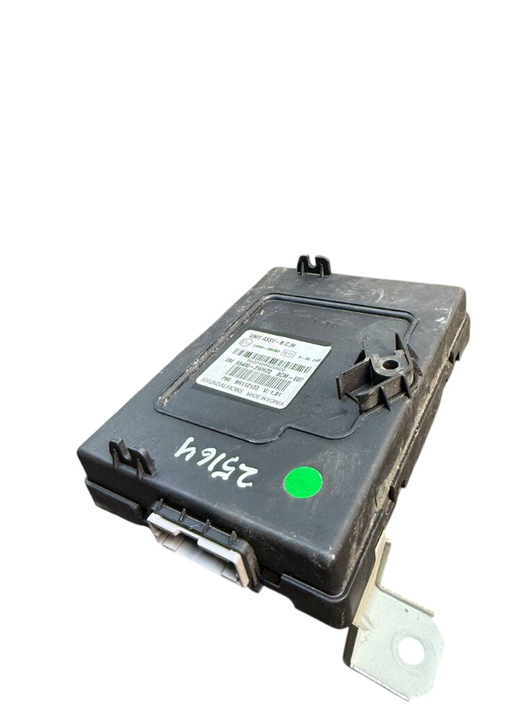 Hyundai Santa Fe Body control module (BCM) 954002WHZ0 Body control module (BCM) HYUNDAI SA...