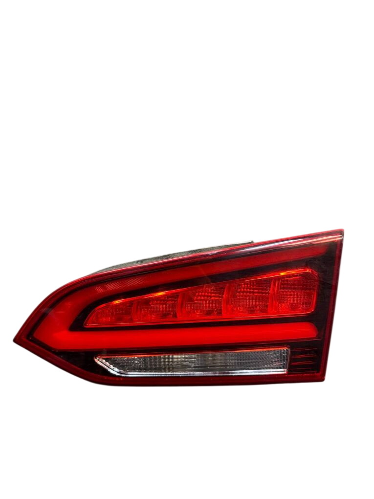 Hyundai Santa Fe Inner tail light, right 924062W600 Inner tail light, right HYUNDAI SANT...