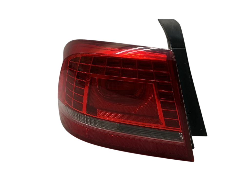 Volkswagen Passat (B7) задняя фара (левая) 3AE945207B Tail light left VW PASSAT B7 / ALLTR...