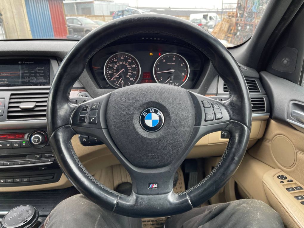 BMW X5 (E70) steering wheel