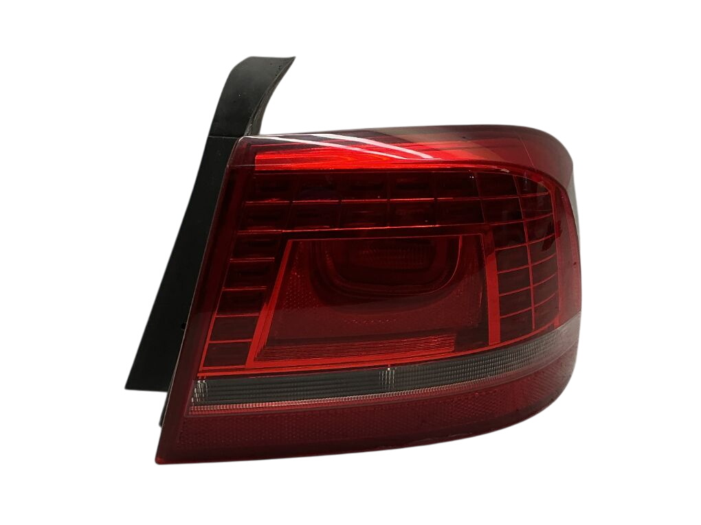 Volkswagen Passat (B7) Tail light, right 3AE945208B Tail light, right VW PASSAT B7 / ALL...