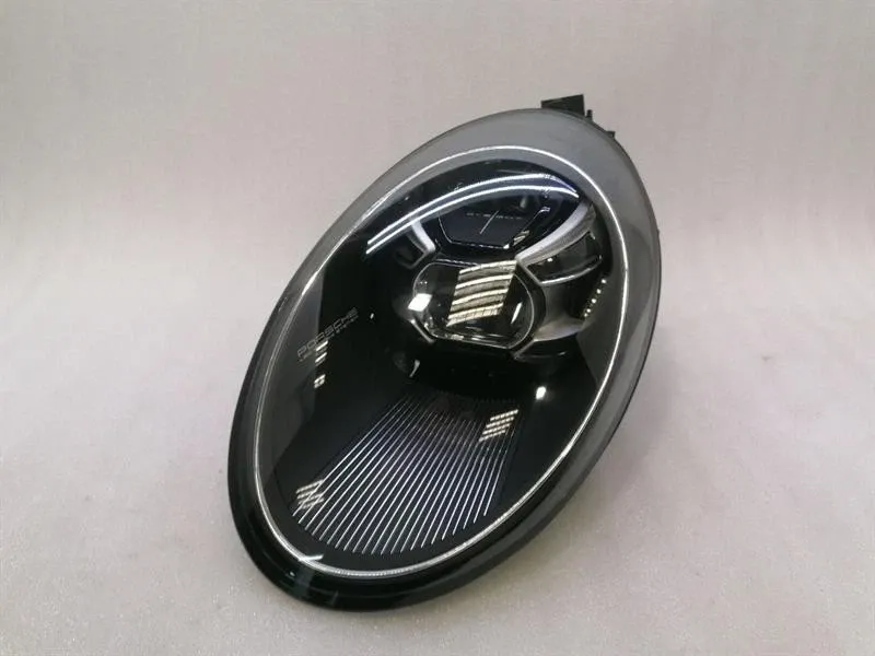 Porsche 911 (992) Porsche 911 992 MK1 Left Headlight 992941081F Headlight Left PDLS+ Body type: Coupe
Fuel: Petrol
