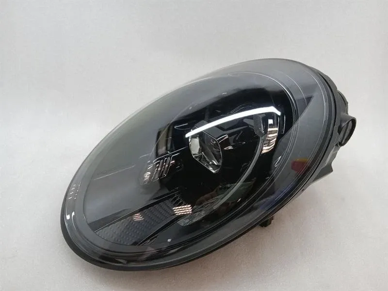 Porsche 911 (992) 2025 Porsche 911 992 Left Headlight 992941029AE 992.2 SAE Headlight Left MK2 Body type: Convertible
Fuel: Petrol