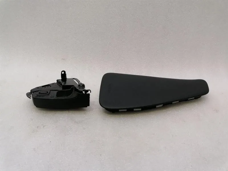 Mercedes-Benz CLS (C218) Mercedes CLS W218 Safety Module Set A2128603502 Safety Module A2128602402 Body type: Saloon
Fuel: Petrol