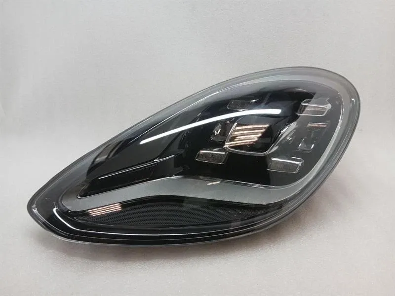 Porsche Panamera Porsche Panamera 971 Left Headlight 971941039G PDLS Headlight Left Body type: Hatchback
Fuel: Petrol