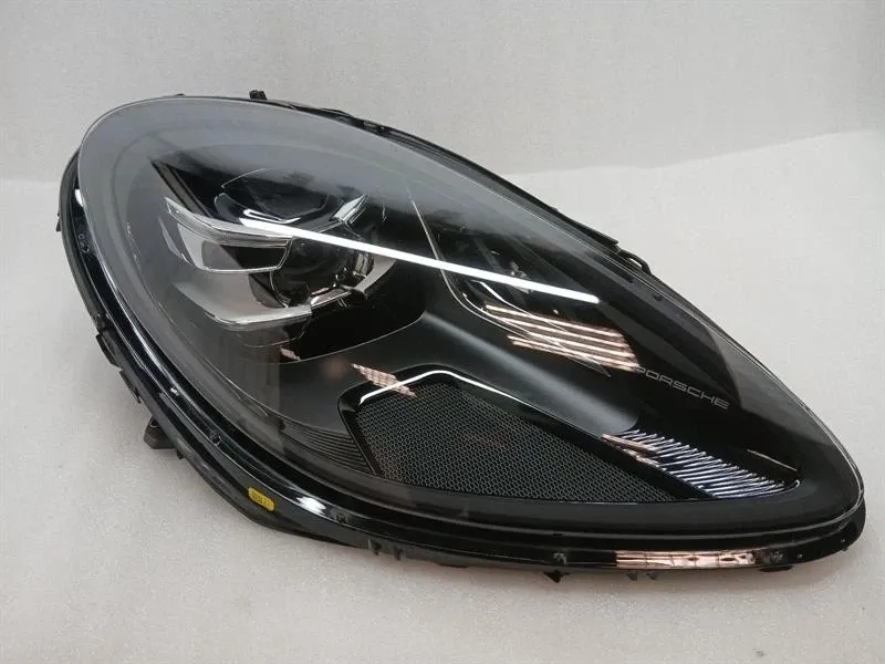Porsche Macan Right Headlamp