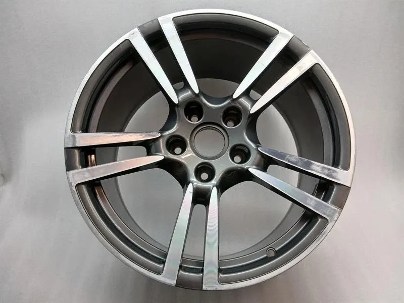 Porsche 911 (997) Porsche 911 997 Alloy Wheel 99736215906 Turbo II 9.5J x 19 ET46 Rim Body type: Coupe
Fuel: Petrol