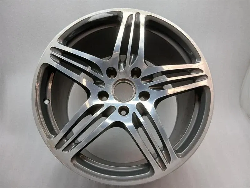 Porsche 911 (997) Porsche 911 997 Alloy Wheel 99736216209 Turbo 11J x 19 ET67 Rim Body type: Coupe
Fuel: Petrol