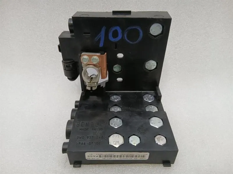 Bentley Continental GT, GTC, Flying Spur BENTLEY CONTINENTAL FLYING SPUR Fuse Box 3W0937548C Fuse Box Body type: Saloon
Fuel: Petrol