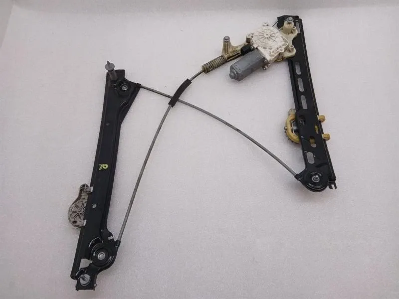 Porsche 911 (991) Porsche 911 991 Right Front Door Winder 99154207601 Window Regulator Front Right Body type: Coupe
Fuel: Petrol