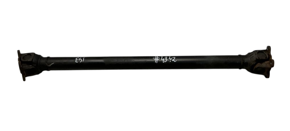 BMW 5 (F10 / F11) Propeller shaft front 26208628043 8628043 Propeller shaft front BMW 5...