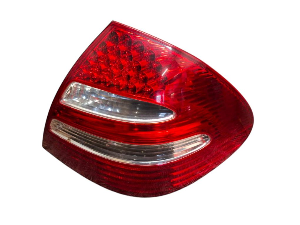 Mercedes-Benz A (W168) Tail light, right A2118200664 Tail light, right MERCEDES-BENZ E-C...