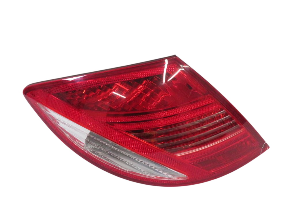 Mercedes-Benz C (W204) tagatuli (vasak) A2168200964 Tail light left MERCEDES-BENZ S-CLA...