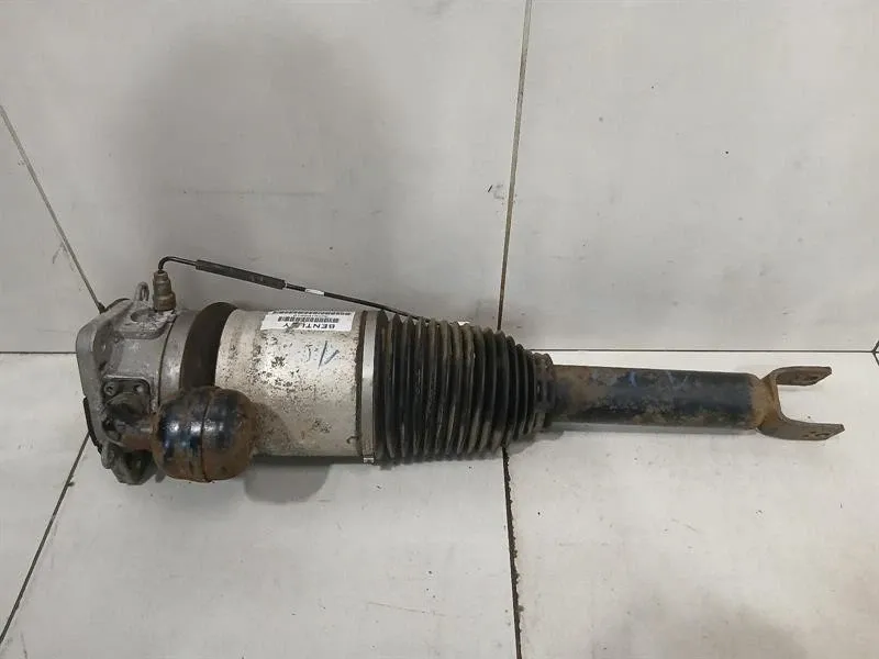 Bentley Continental GT, GTC, Flying Spur Bentley Flying Spur shock absorber rear 3W5616001B left shock absorber rear Body type: Saloon
Fuel: Petrol