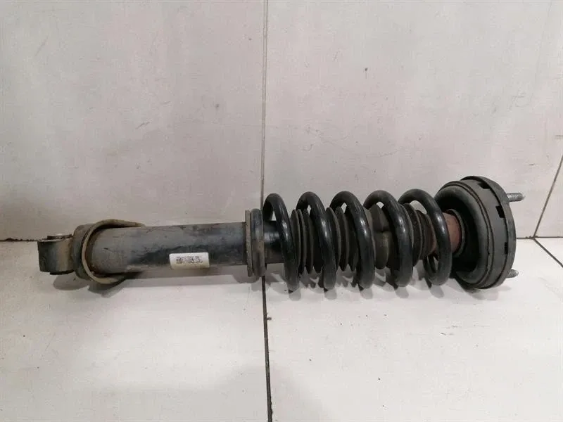 Porsche 911 (996) Porsche 911 996 shock absorber rear left 99633305534 shock absorber rear Body type: Coupe
Fuel: Petrol
