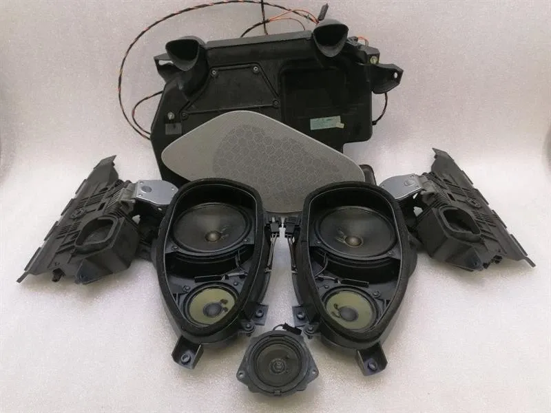 Mercedes-Benz A (W168) Mercedes SL R230 Speaker Set A2308200902 Speaker Set RHD A2308200702 Body type: Convertible
Fuel: Petrol