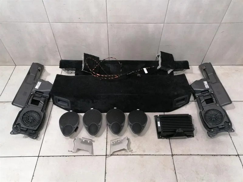 Porsche 911 (996) Porsche 911 996 Bose Speaker Set 99664556400 Speakers 99664504301 Set Body type: Coupe
Fuel: Petrol