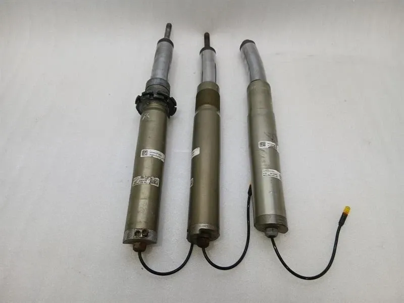 Porsche 911 (991) Porsche 911 991 Shock Absorber Front Set of 3 991343045B4 for parts only defect Body type: Coupe
Fuel: Petrol