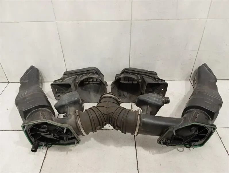 Porsche Boxster (981) Porsche Cayman 981 intake pipe set 98111027000 intake hose charge air Body type: Coupe
Fuel: Petrol