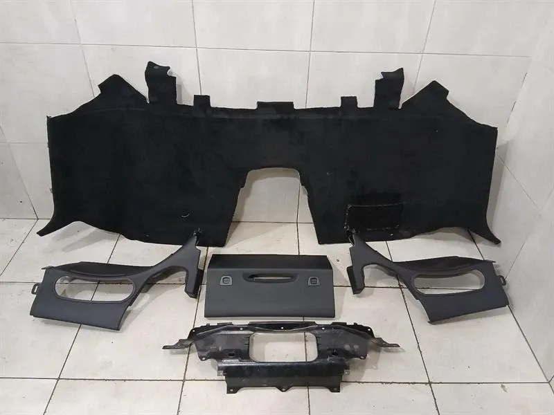 Mercedes-Benz G (W463) Mercedes GT R190 Roadster Rear Floor Lining A1906801803 Rear Panel Body type: Coupe
Fuel: Petrol