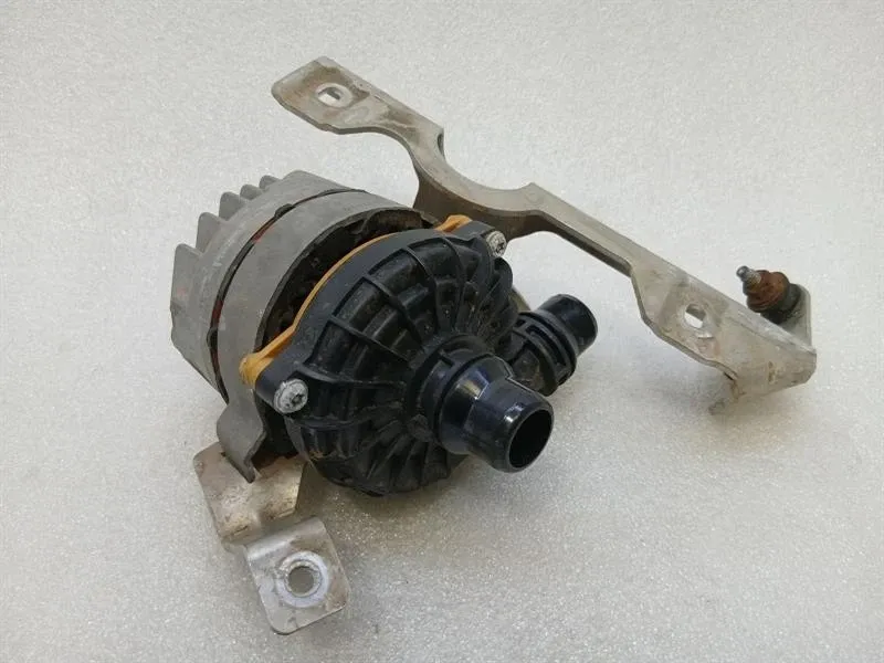 Mercedes-Benz G (W463) Mercedes GT R190 additional cooling pump A0005002500 coolant pump pump Body type: Coupe
Fuel: Petrol