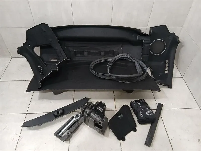 Mercedes-Benz G (W463) Mercedes GT R190 Luggage Compartment Cover A1906840700 Boot Liner Body type: Coupe
Fuel: Petrol