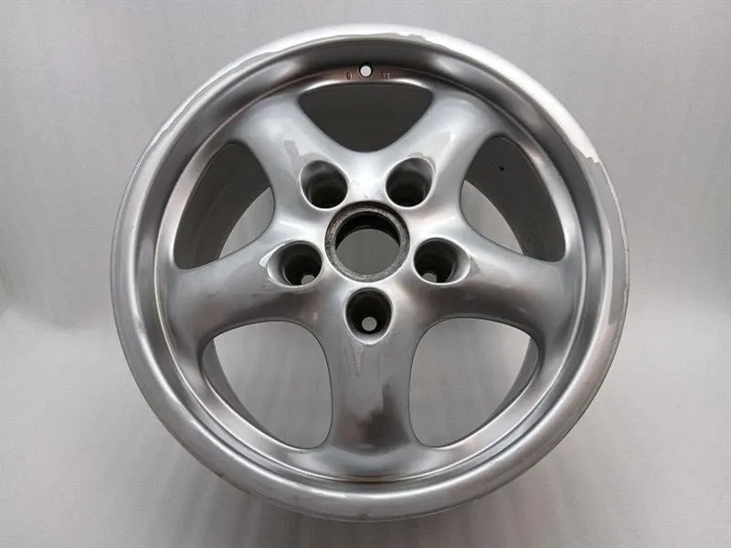 Porsche 911 (964) Porsche 911 993 Rear Alloy Wheel 99336212800 9JX17 ET55 Rear Rim Cup II Body type: Coupe
Fuel: Petrol